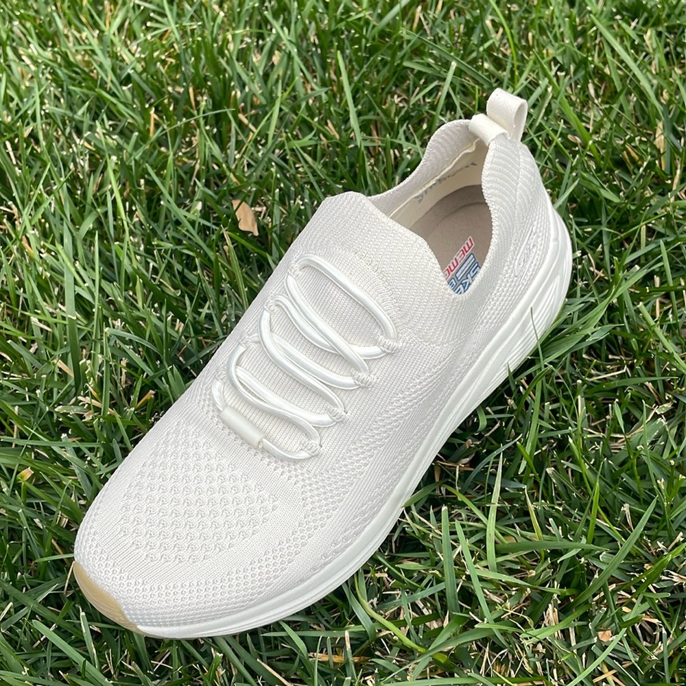 Sketchers BOBS Memory Foam ladies slip-on sneakers